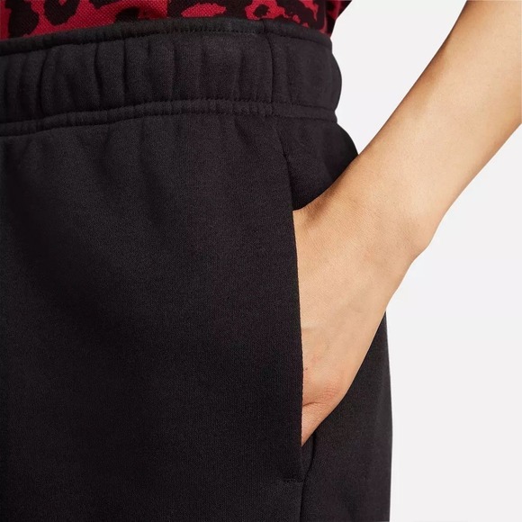 Nike Club Fleece WMNS Cargo Joggers Black - Sz M - DQ5196 010 - New - Picture 3 of 8